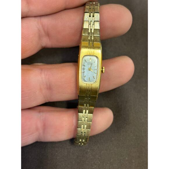 Vintage Seiko 1320-5629 Gold Tone Womens Watch!